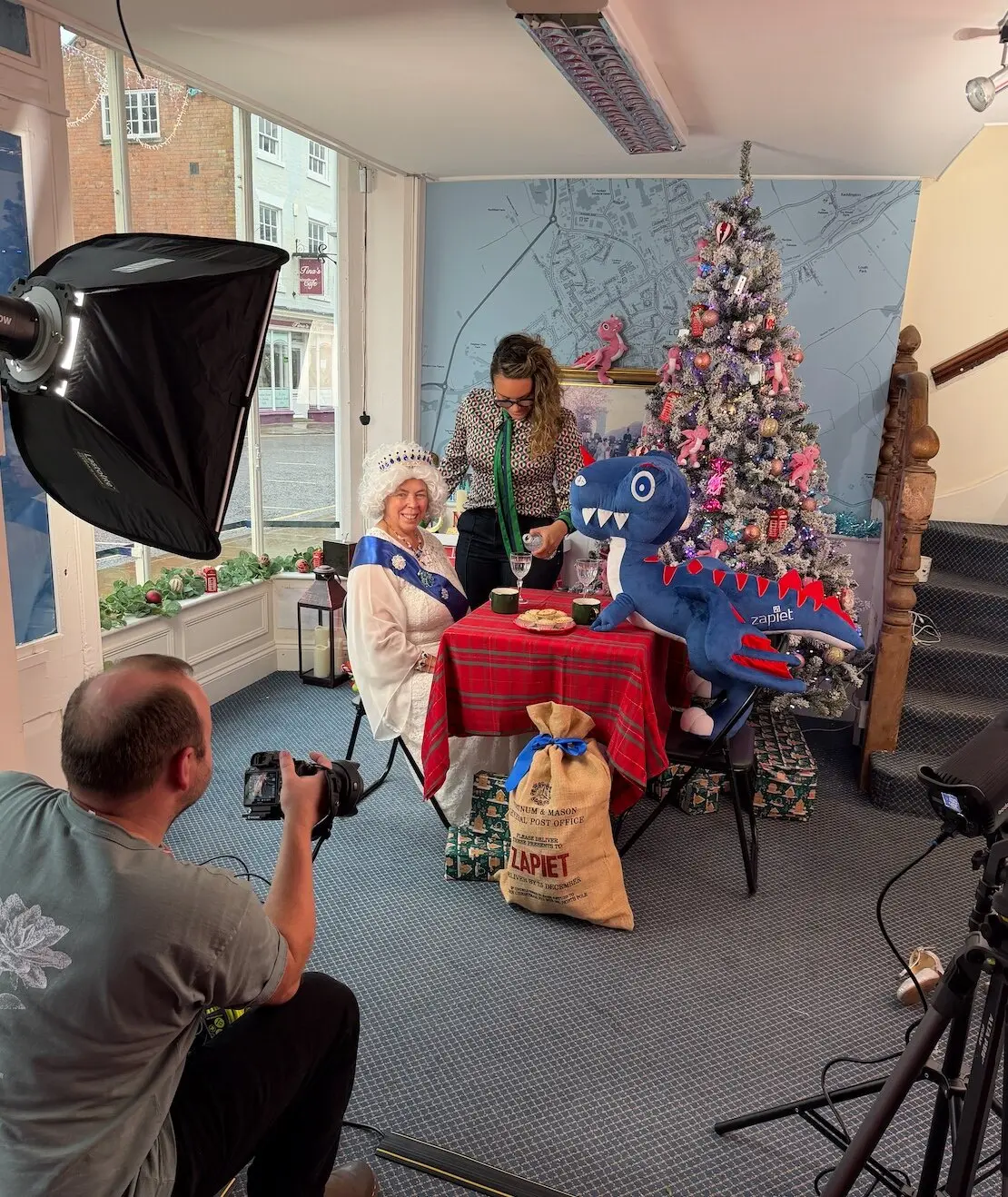 Behind the scenes: Andy's mum Susan takes the throne for our Christmas video. 👑